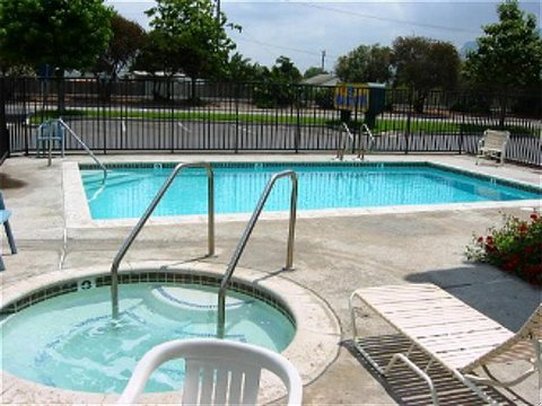 Ocean Gateway Inn - Santa Paula, CA