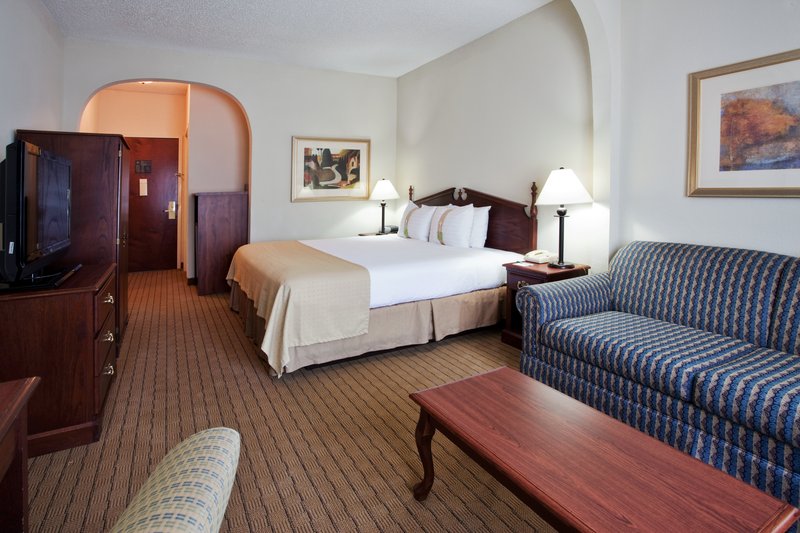 Holiday Inn Hotel & Suites Peachtree City - Peachtree City, GA