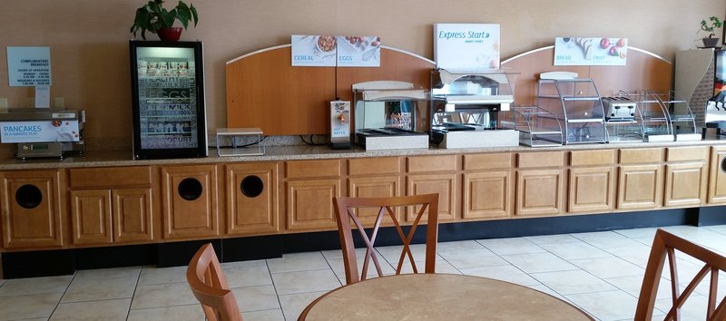 Holiday Inn Express LONG BEACH - Long Beach, MS