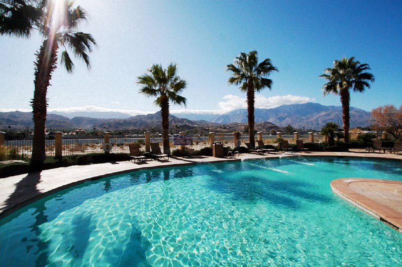 Holiday Inn Express & Suites CATHEDRAL CITY (PALM SPRINGS) - Yucca Valley, CA