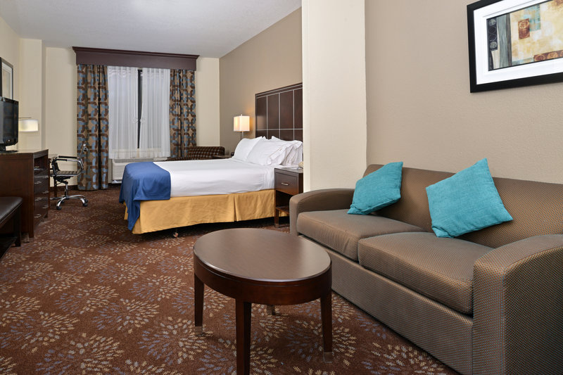 Holiday Inn Express & Suites CATHEDRAL CITY (PALM SPRINGS) - Yucca Valley, CA