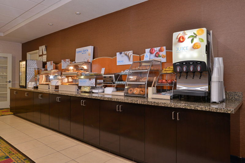 Holiday Inn Express & Suites CATHEDRAL CITY (PALM SPRINGS) - Yucca Valley, CA