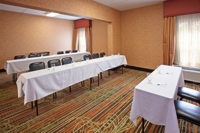 Hampton Inn Youngstown-West I-80 - Youngstown, OH