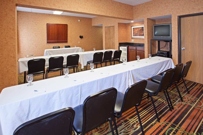Hampton Inn Youngstown-West I-80 - Youngstown, OH