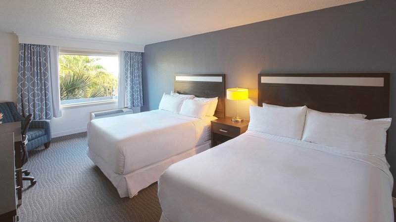 Holiday Inn-Resort Beach House - Hilton Head Island, SC