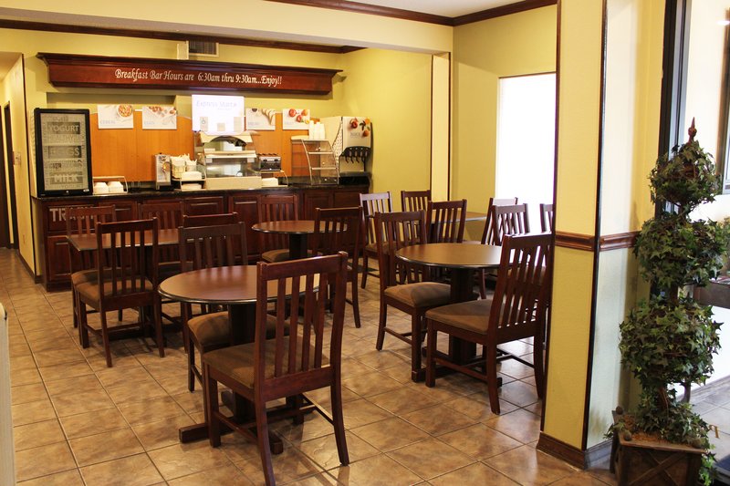Holiday Inn Express OSAGE BCH - LAKE OF THE OZARKS - Oshkosh, WI