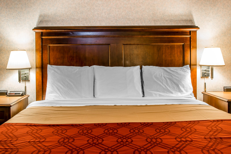 Econo Lodge - Findlay, OH