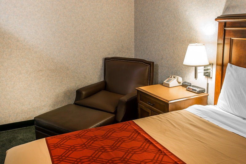 Econo Lodge - Findlay, OH
