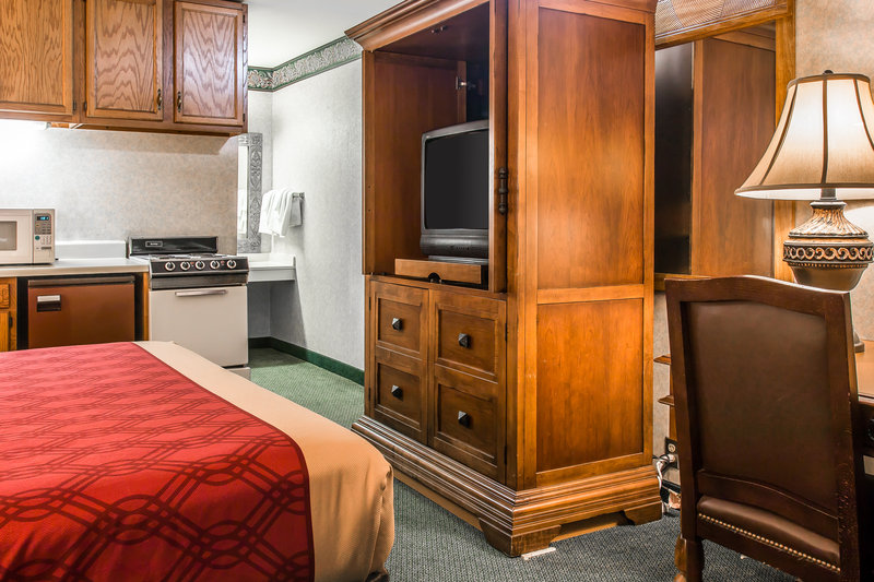Econo Lodge - Findlay, OH