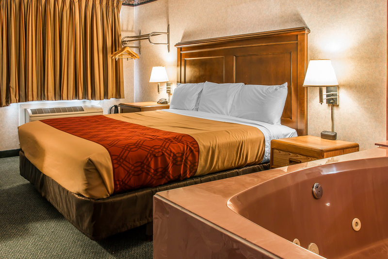 Econo Lodge - Findlay, OH