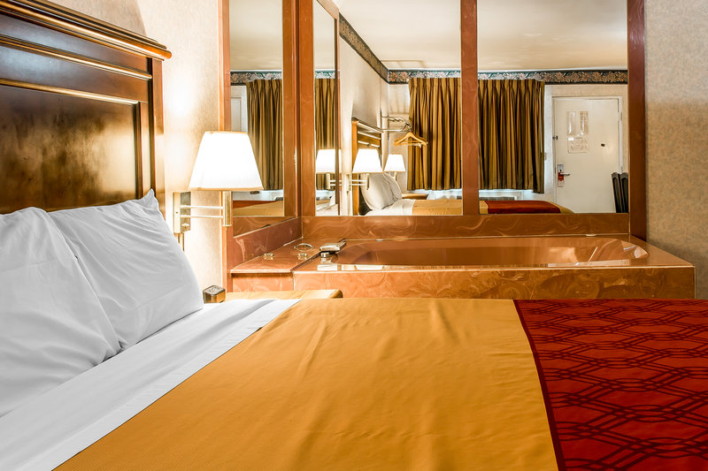 Econo Lodge - Findlay, OH