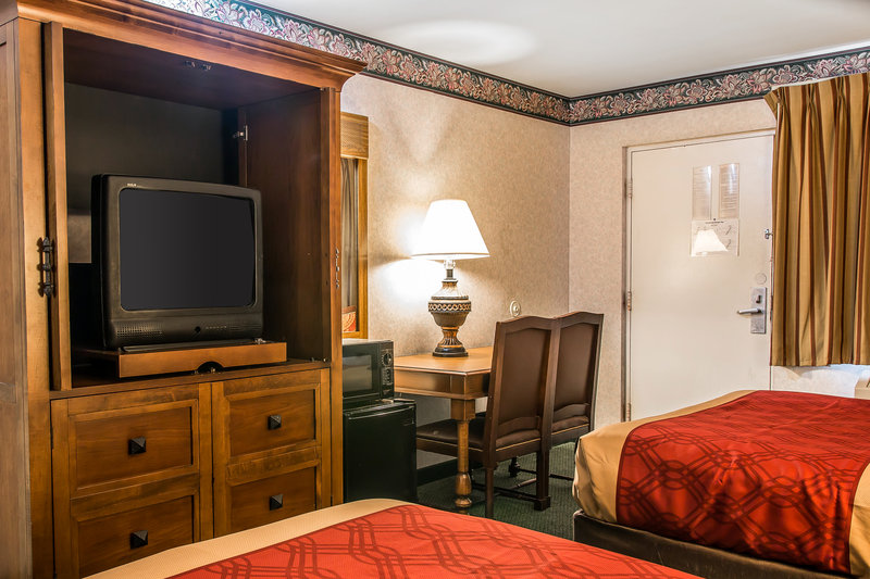 Econo Lodge - Findlay, OH