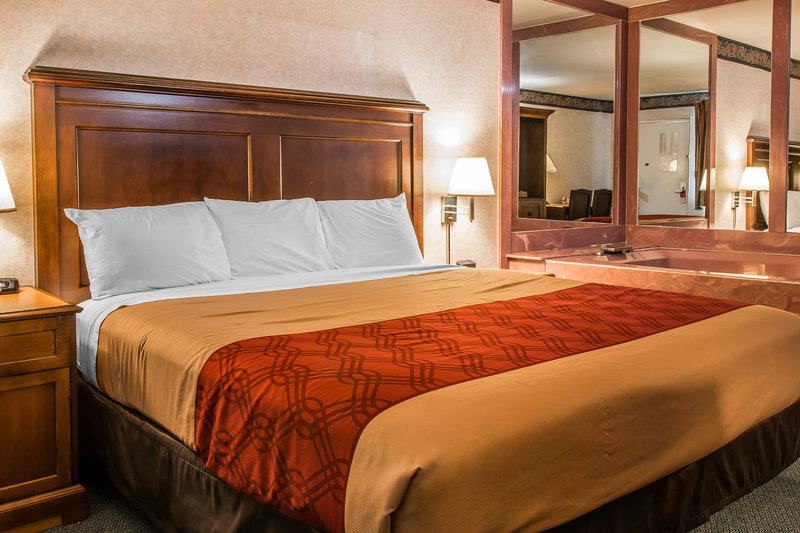 Econo Lodge - Findlay, OH