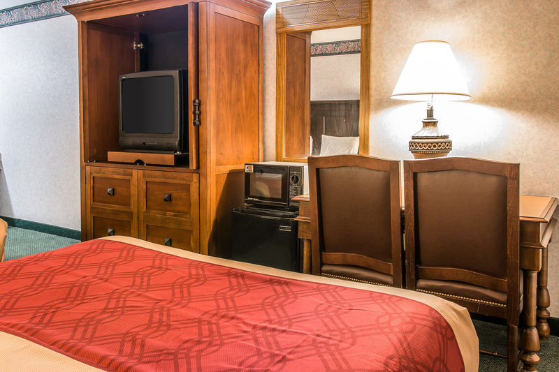 Econo Lodge - Findlay, OH
