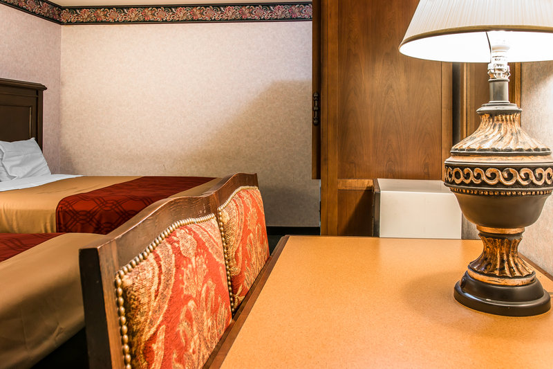 Econo Lodge - Findlay, OH