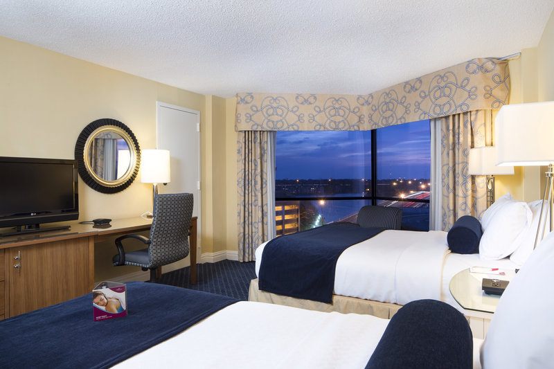 Crowne Plaza Hampton Marina - Hampton, VA