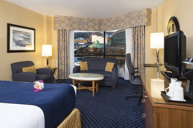 Crowne Plaza Hampton Marina - Hampton, VA