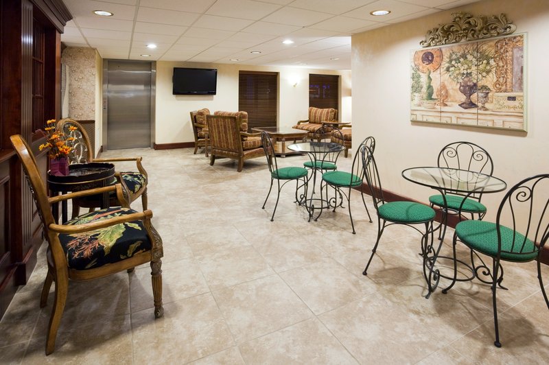 Super 8 Beloit - Beloit, WI