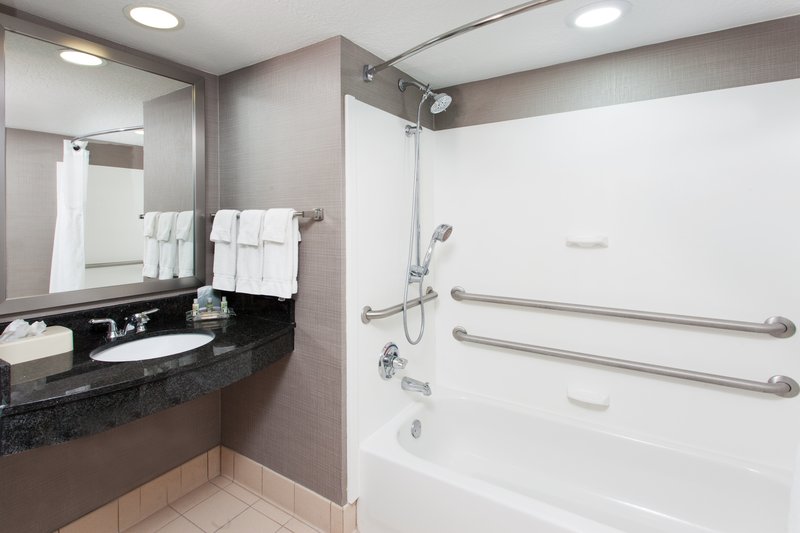 Holiday Inn BRUNSWICK I-95 (EXIT 38) - Brunswick, GA