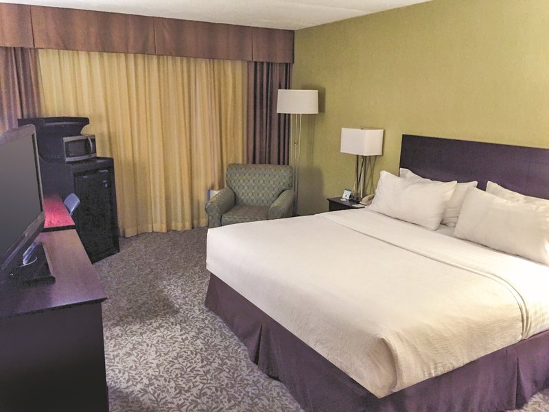 Holiday Inn Westbury-Long Island - Williston Park, NY