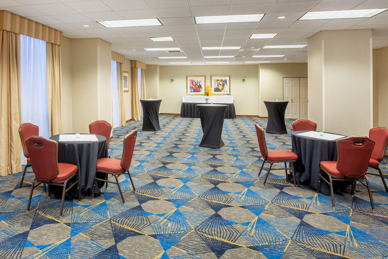Crowne Plaza-Springfield - Mount Pulaski, IL