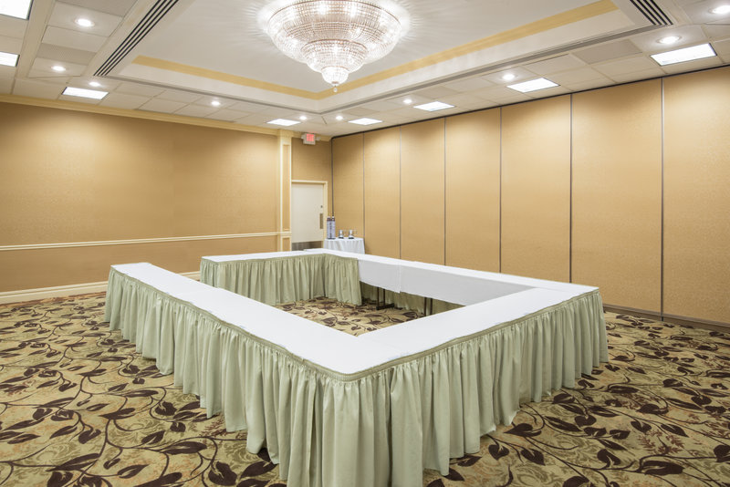 Crowne Plaza EDISON - Edison, NJ
