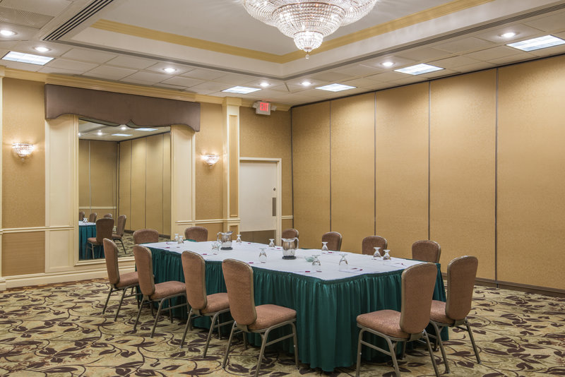Crowne Plaza EDISON - Edison, NJ