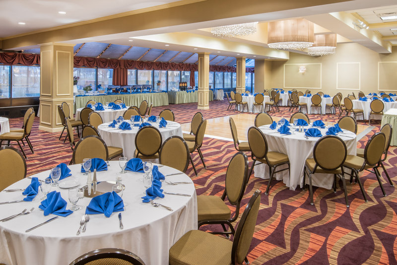 Crowne Plaza EDISON - Edison, NJ