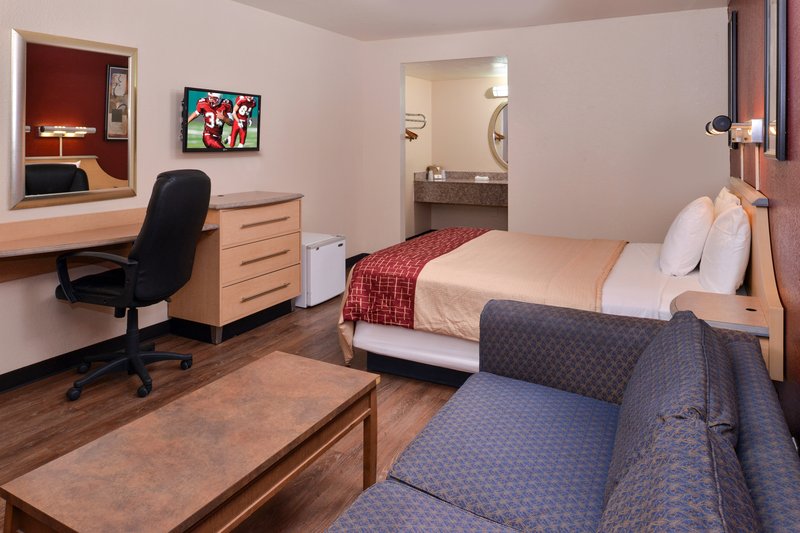 Red Roof Inn Palm Springs-Thousand Palms - Thousand Palms, CA