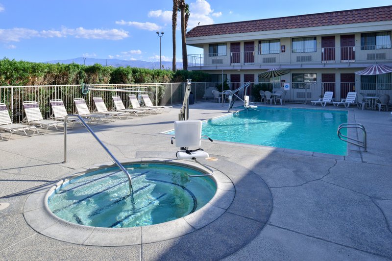 Red Roof Inn Palm Springs-Thousand Palms - Thousand Palms, CA