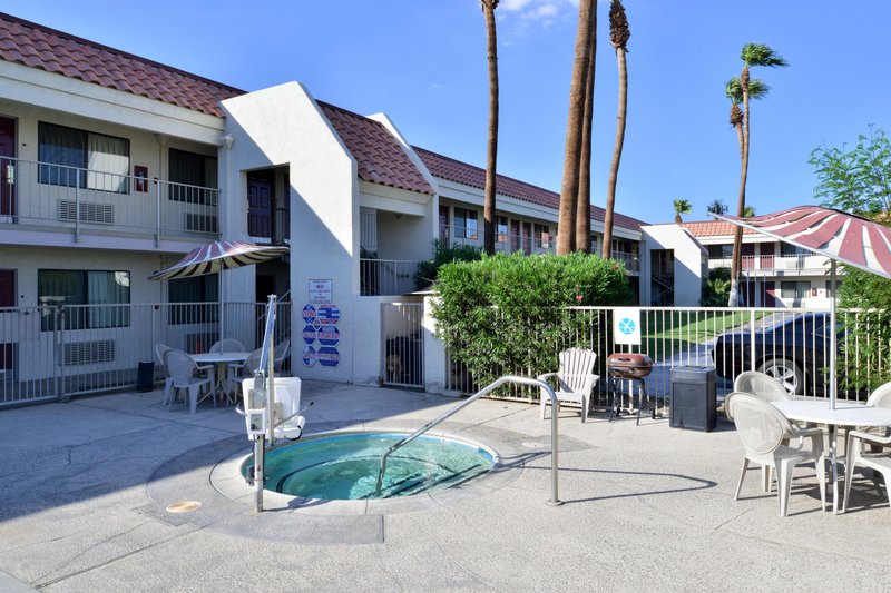 Red Roof Inn Palm Springs-Thousand Palms - Thousand Palms, CA