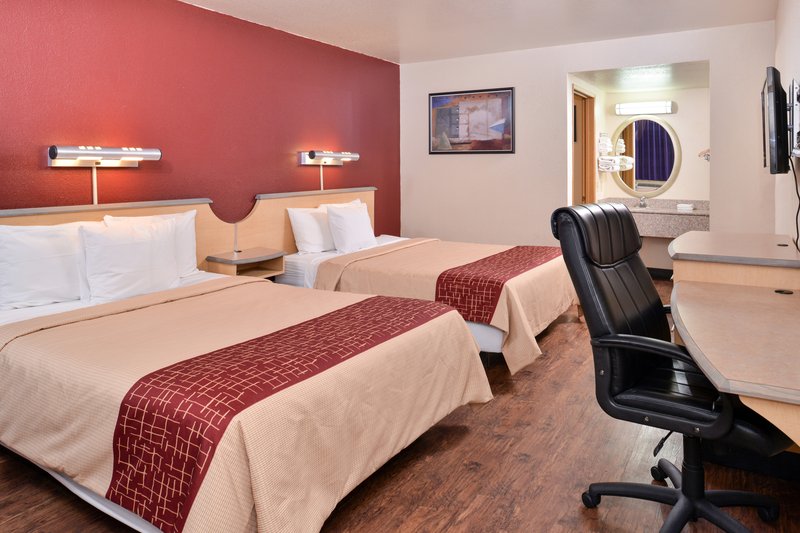 Red Roof Inn Palm Springs-Thousand Palms - Thousand Palms, CA