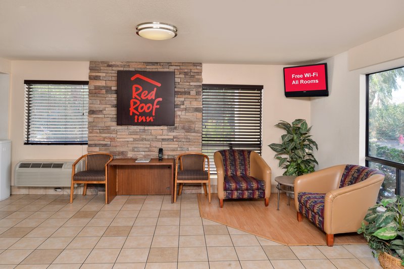 Red Roof Inn Palm Springs-Thousand Palms - Thousand Palms, CA