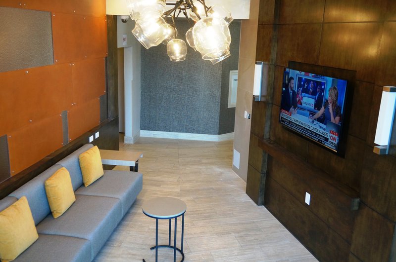 Holiday Inn - Long Beach, CA