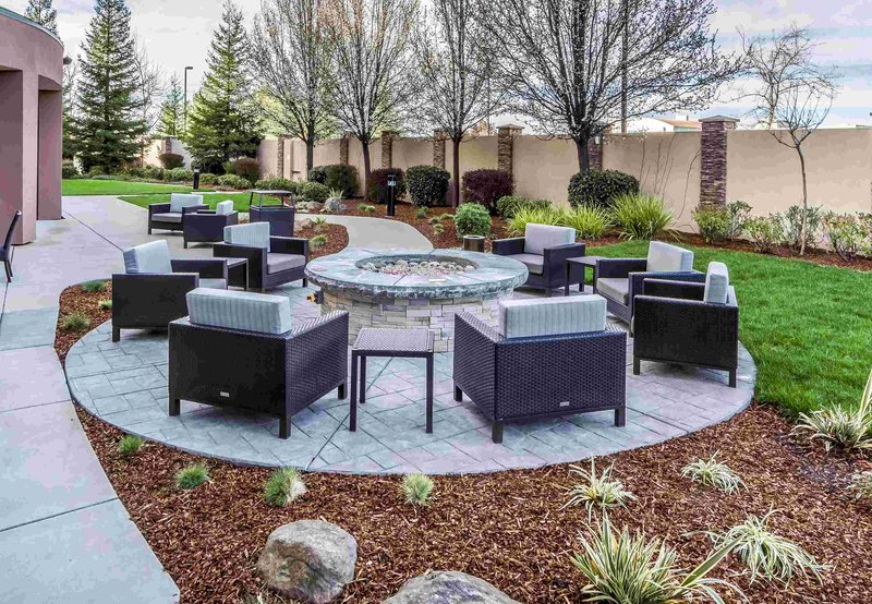 Courtyard By Marriott Roseville Galleria Mall/Creekside Ridge Drive - Roseville, CA