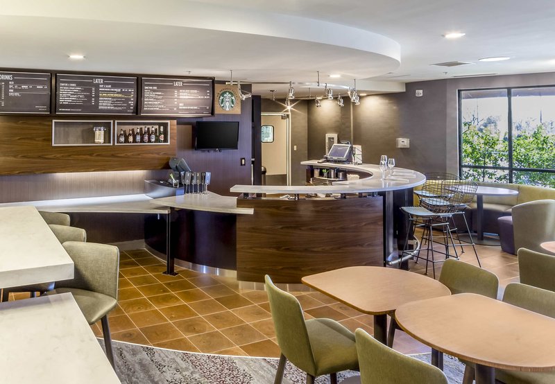 Courtyard By Marriott Roseville Galleria Mall/Creekside Ridge Drive - Roseville, CA