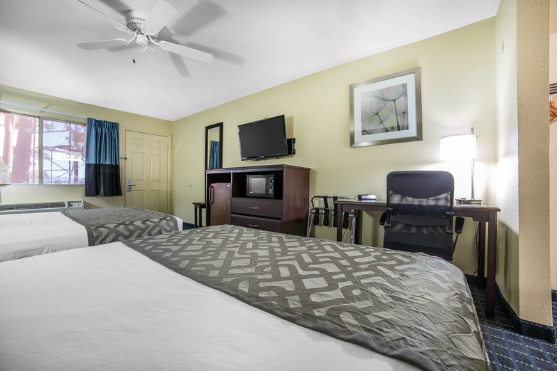 Rodeway Inn & Suites - Needles, CA