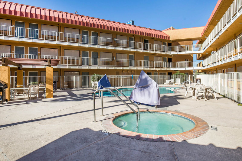 Rodeway Inn & Suites - Needles, CA