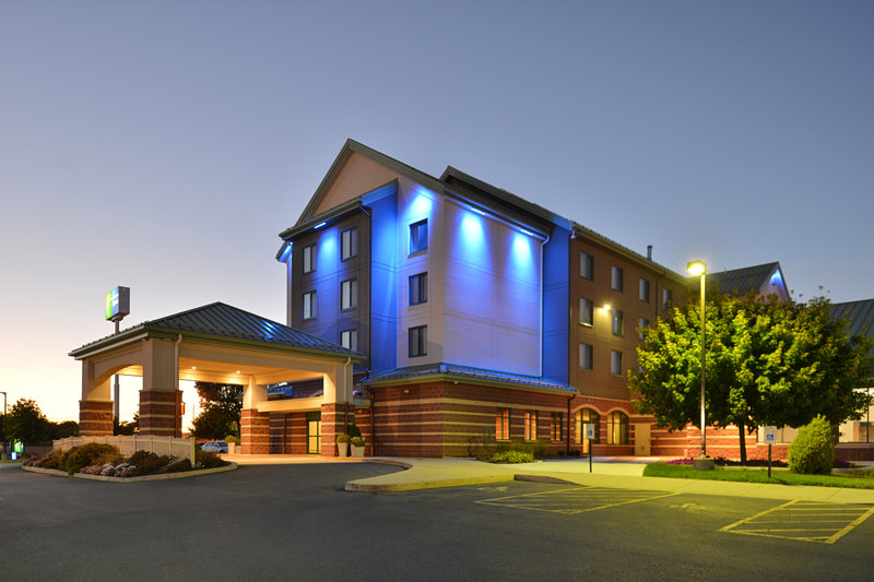 Holiday Inn Express BREEZEWOOD - Wood, PA