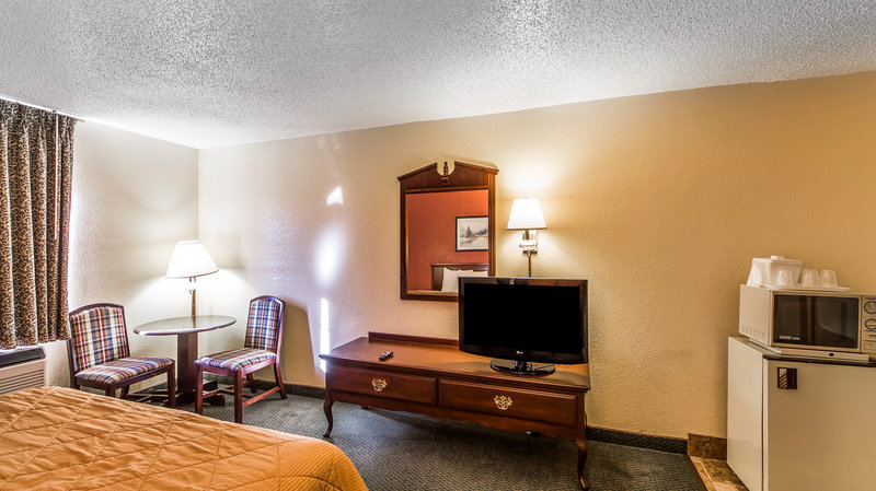 Rodeway Inn & Suites Airport - Tulsa, OK