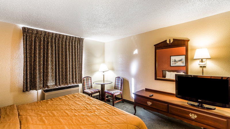 Rodeway Inn & Suites Airport - Tulsa, OK