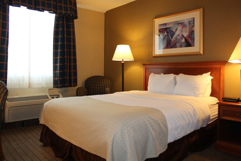 Holiday Inn - Alexandria, MN