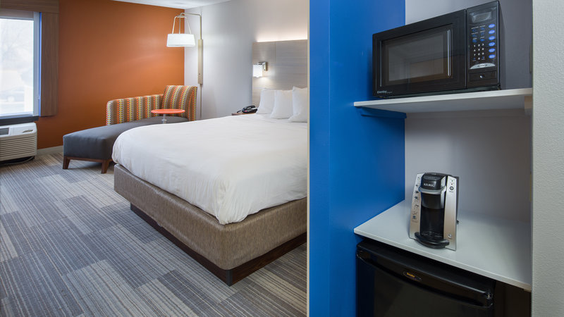 Holiday Inn Express CEDAR RAPIDS (COLLINS RD) - Cedar Rapids, IA