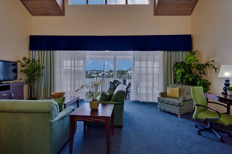 Holiday Inn Hotel & Suites CLEARWATER BEACH S-HARBOURSIDE - Indian Rocks Beach, FL