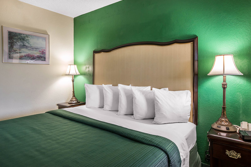 Quality Inn - Byron, GA