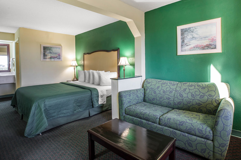 Quality Inn - Byron, GA