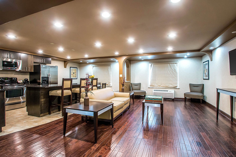 Clarion Inn Elmhurst - Oakbrook - Elmhurst, IL