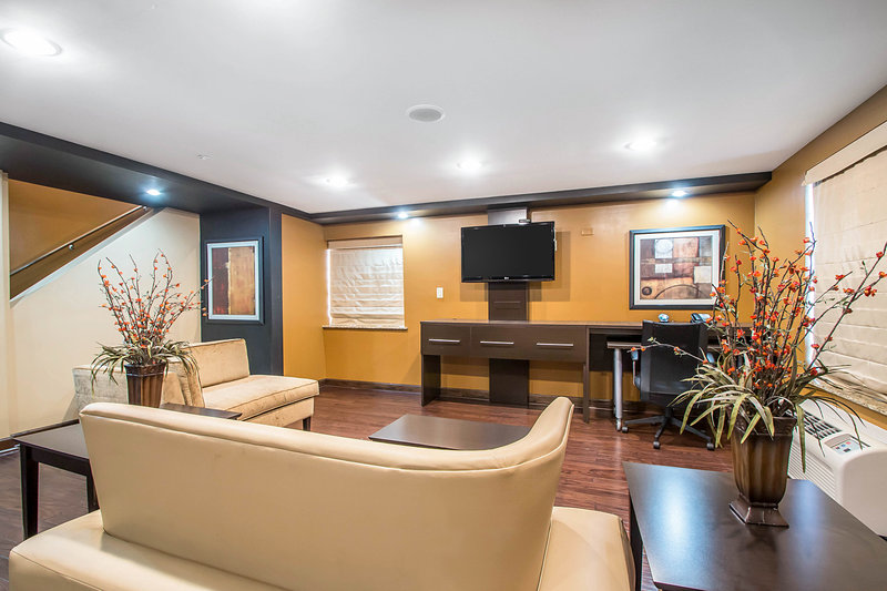 Clarion Inn Elmhurst - Oakbrook - Elmhurst, IL