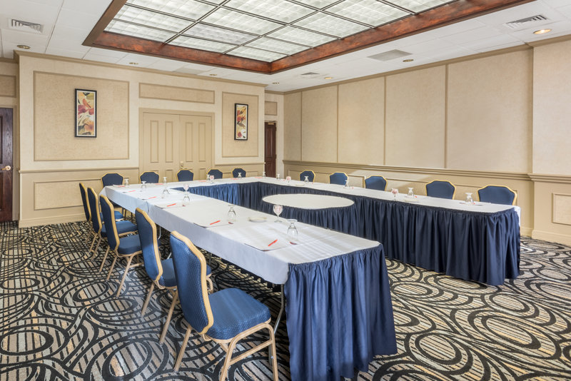 Crowne Plaza SOUTHBURY - Southbury, CT