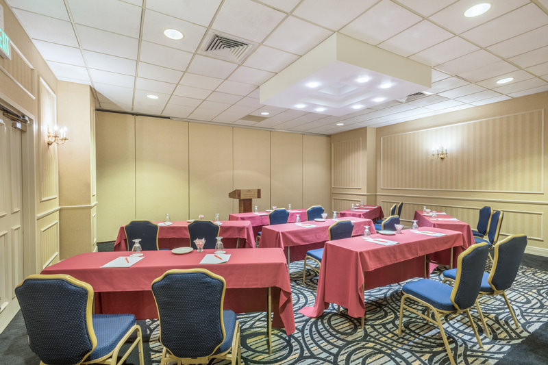 Crowne Plaza SOUTHBURY - Southbury, CT